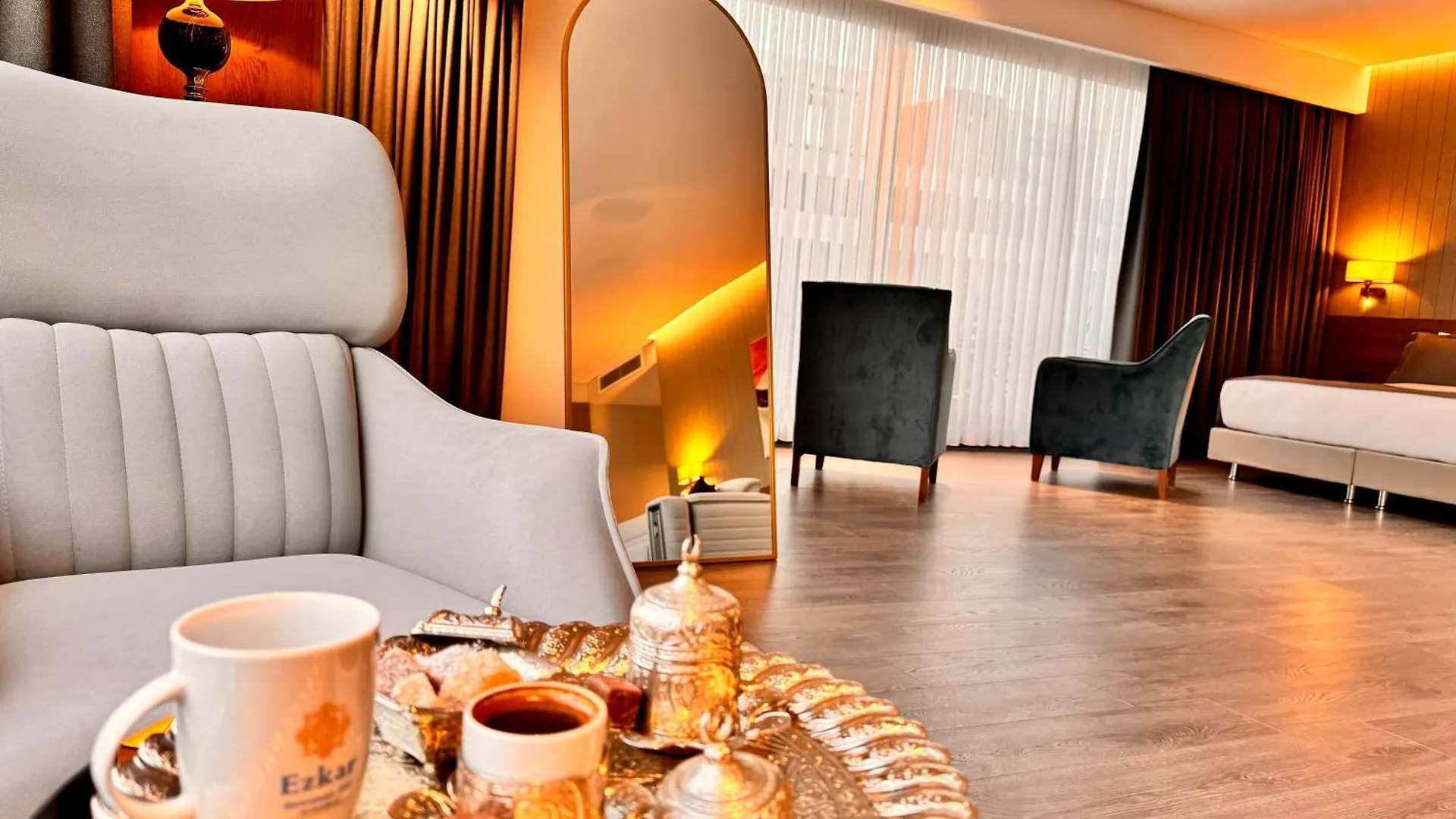 Ezkar Bathonea Art Istanbul Hotel