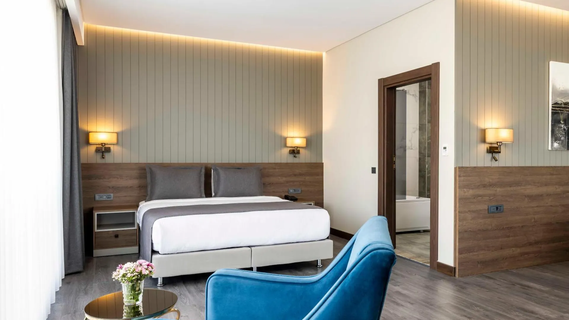 Ezkar Bathonea Art Istanbul Hotel