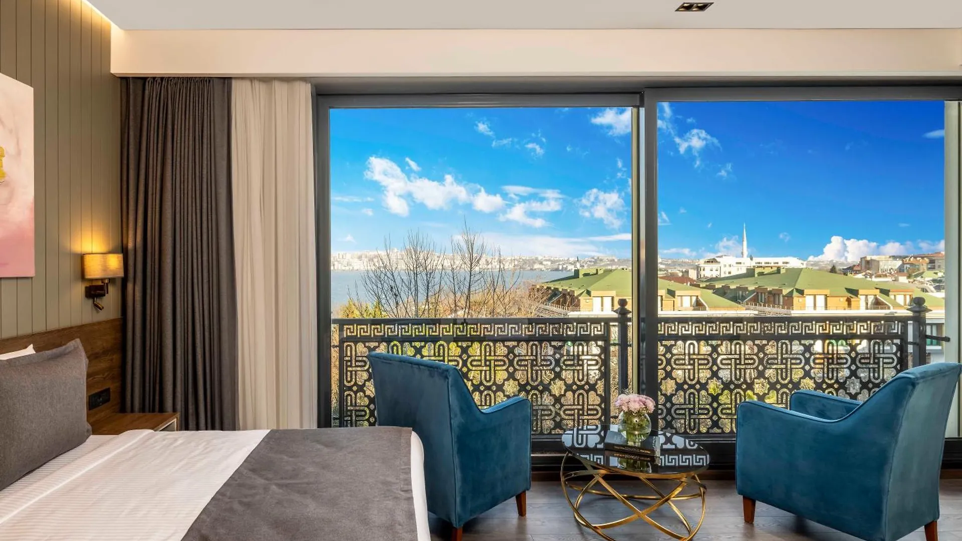 Ezkar Bathonea Art Istanbul Hotel