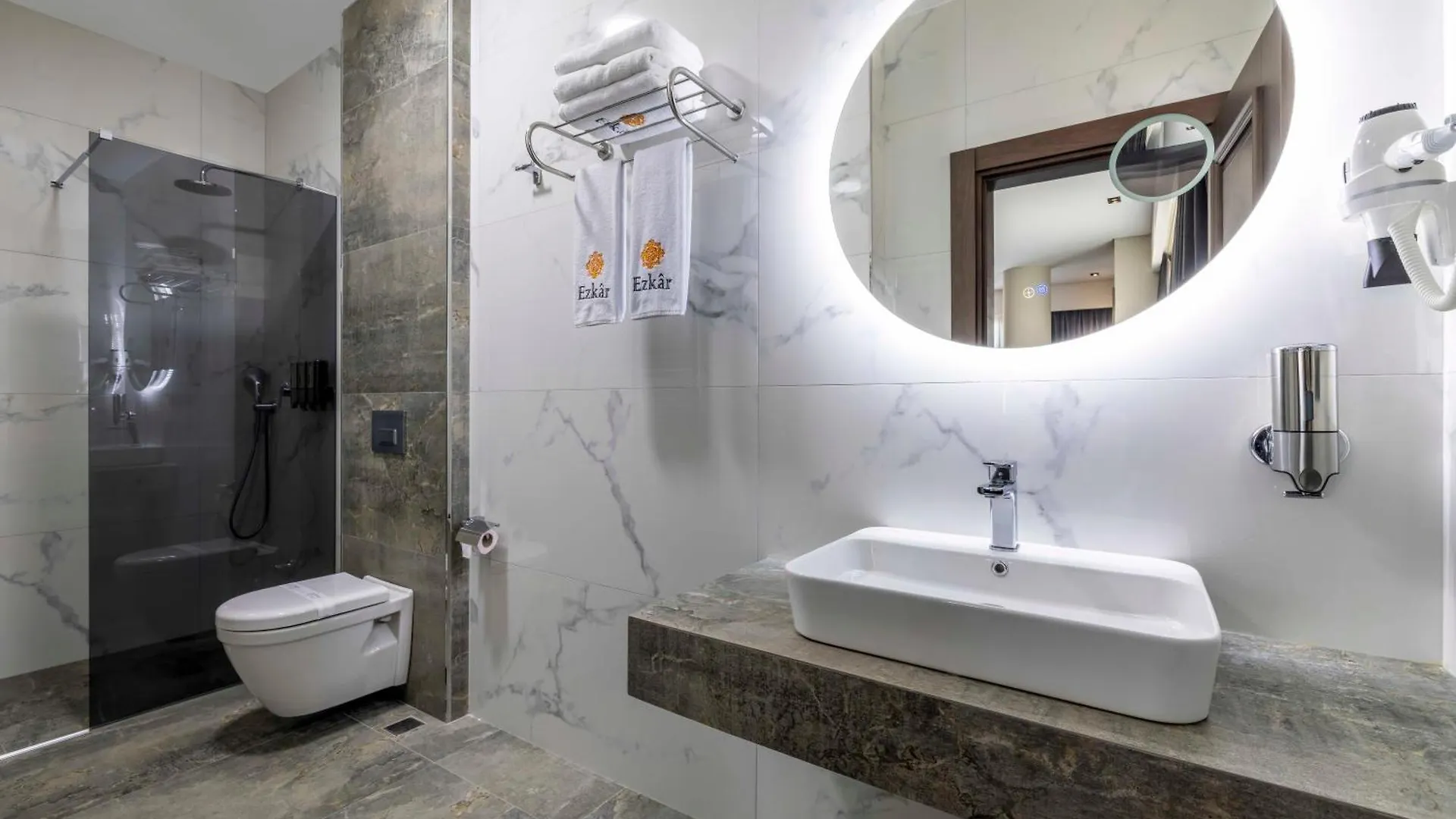 Ezkar Bathonea Art Istanbul Hotel